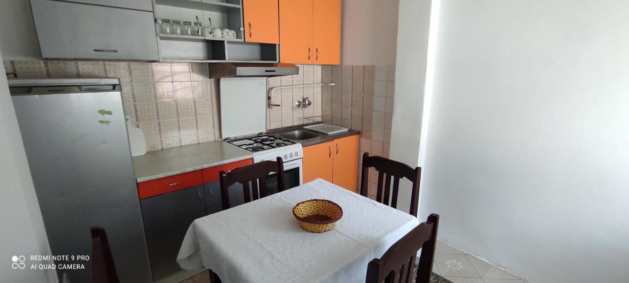 Apartmani Banatski Konak Zrenjanin Buitenkant foto