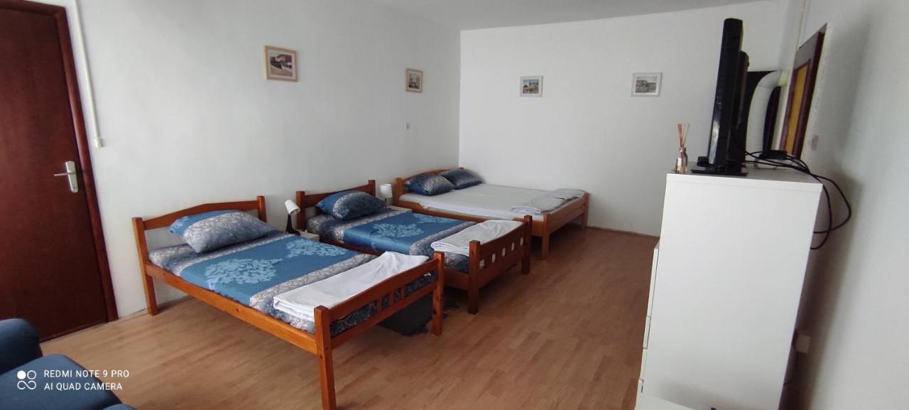 Apartmani Banatski Konak Zrenjanin Buitenkant foto